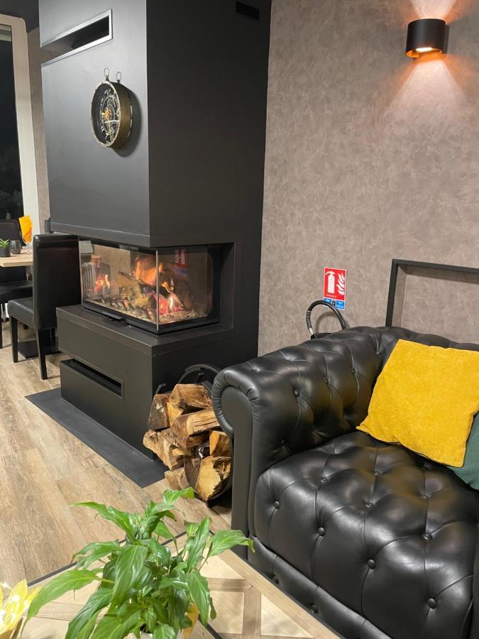 Logis Hotel Aux Berges De L'Aveyron Onet-le-Chateau ภายนอก รูปภาพ