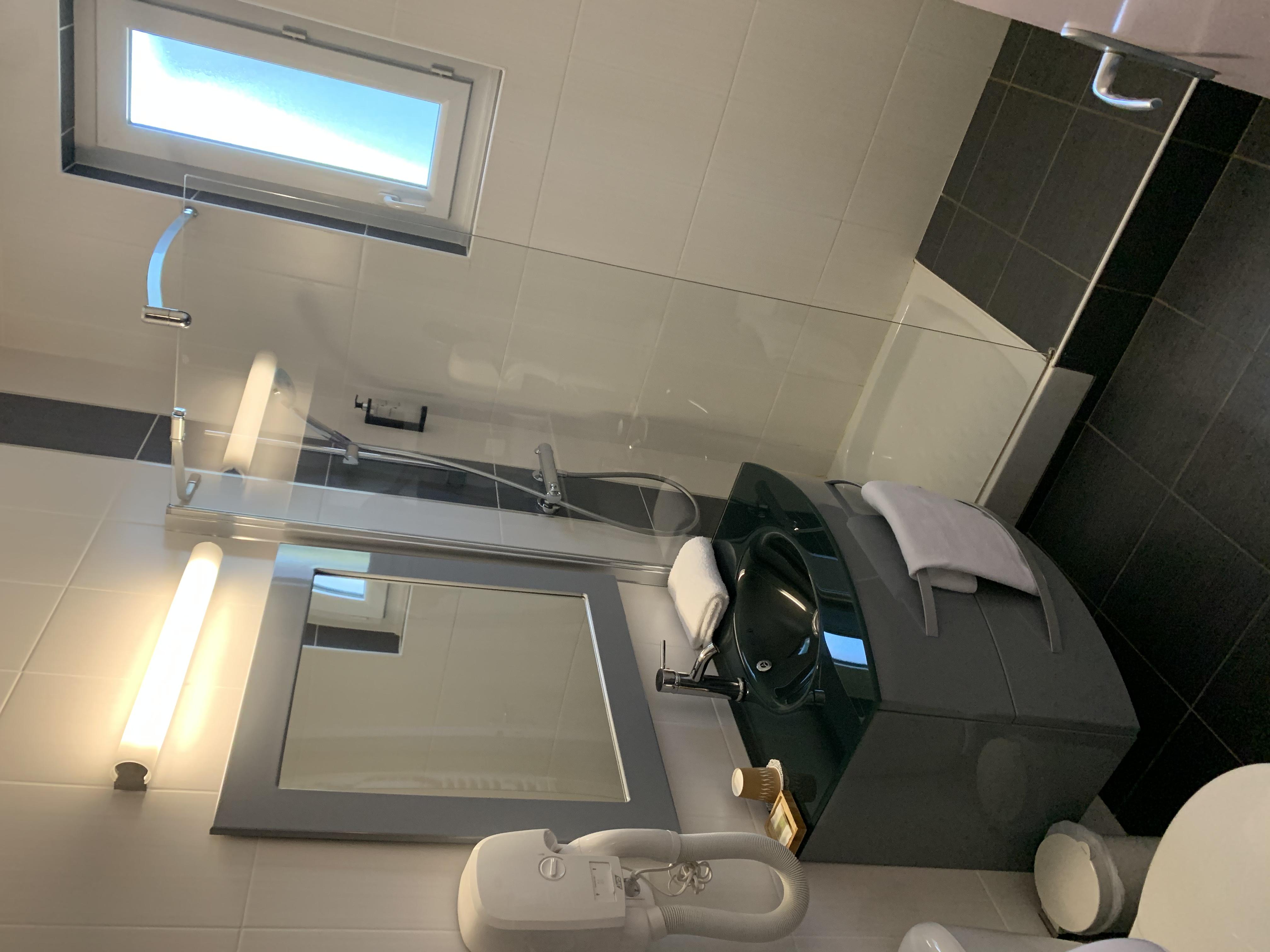 Logis Hotel Aux Berges De L'Aveyron Onet-le-Chateau ภายนอก รูปภาพ